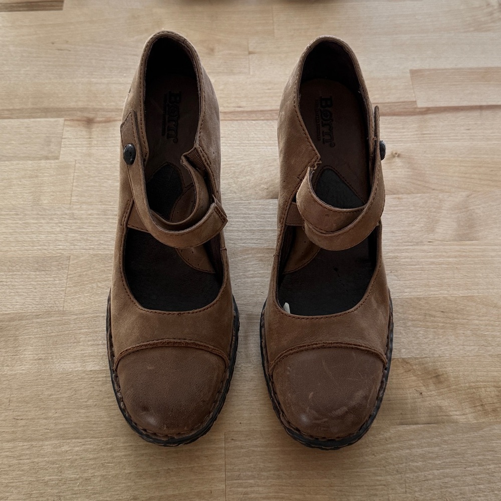 Born brown leather shoes heels women Mary Jane size 7.5 M